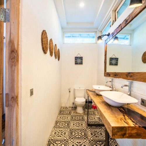 bathroom2